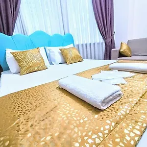 Aparthotel Nevizade Suits